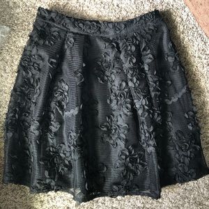 Black, lined appliqué Worthington Skirt, Size 8P
